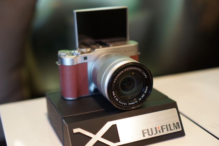 Fujifilm X-A3 : Kamera Idola Para Vlogger Pemula